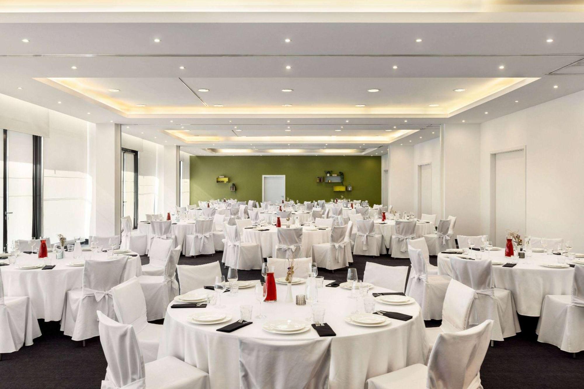 Vienna House Easy By Wyndham 4*